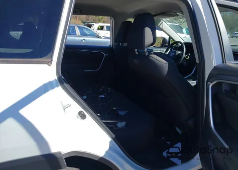 2023 Toyota Rav4 Le z USA, uszkodzony, nr VIN 2T3H1RFV6PC234545